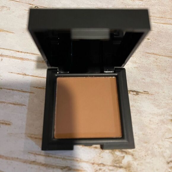 😎 Laritzy Pressed Bronzer - Merit - Picture 2 of 6